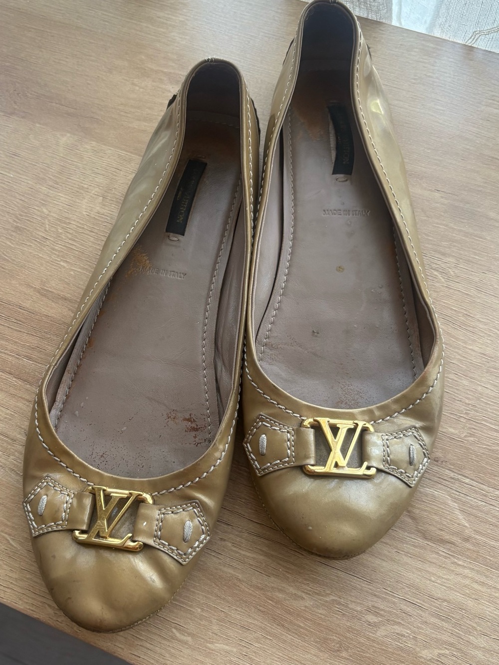 Louis Vuitton Metallic Gold Leather Ballet Flats with LV Hardware Size 40